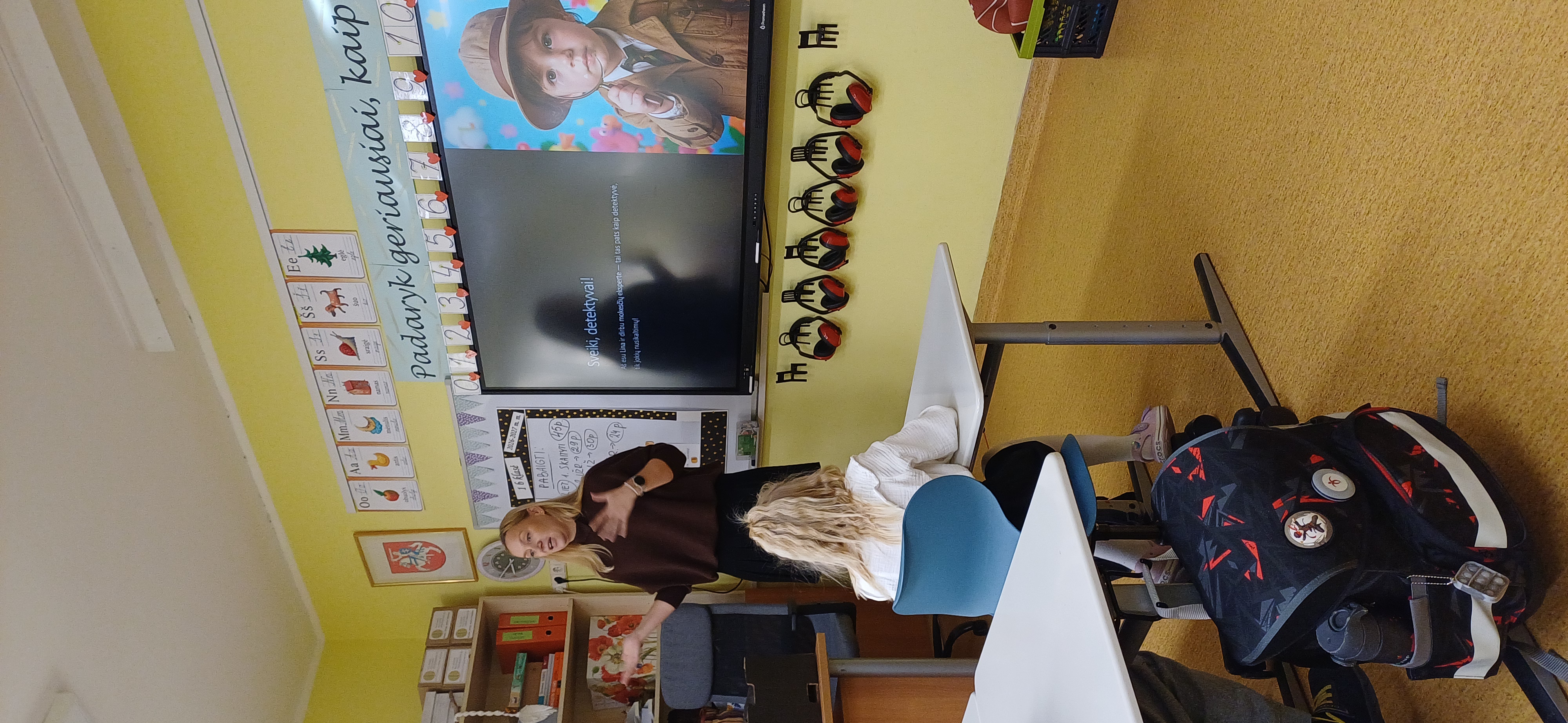 1B klasės projektas „Šok į tėvų klumpes“